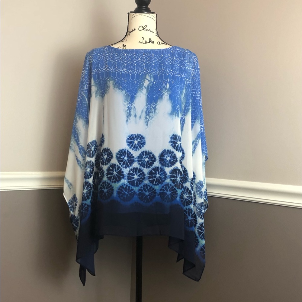 NWT 2 piece Beautiful blue ombré poncho style blouse with built in tank top